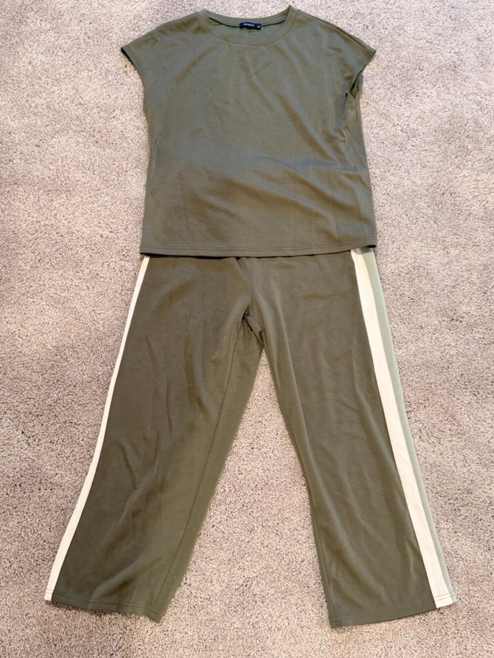 Sampeel Women's Olive Green 2-Piece Sleeveless Activewear Set (Size M)